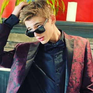 Meet your Posher, Ethan